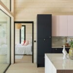 Leveä hirsipaneeli sisälle